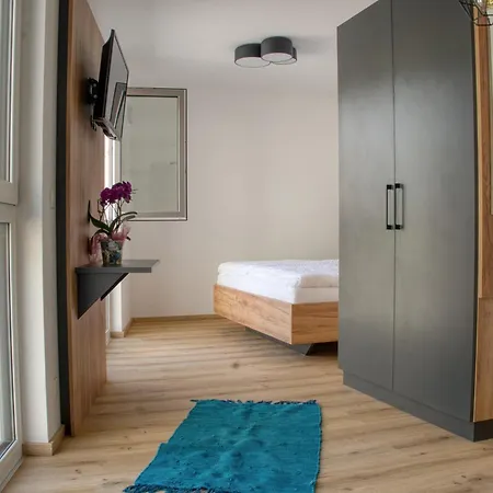 Aparthotel Myquartier 3*
