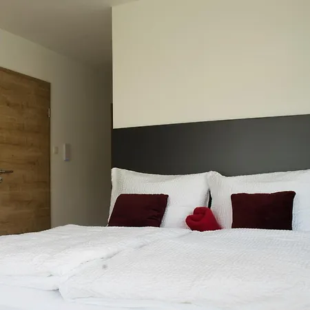 Myquartier Aparthotel 3*